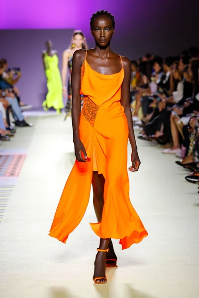 Look 49